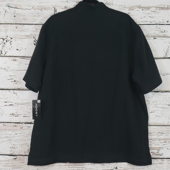 🆕️ Axist Short Sleeve Button Down - Picture 3 of 6